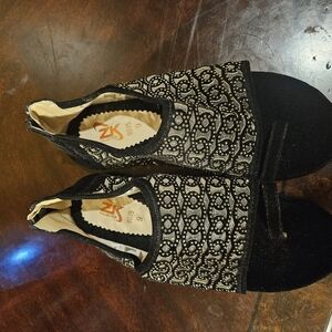 Women's Black Embroidered Shoes